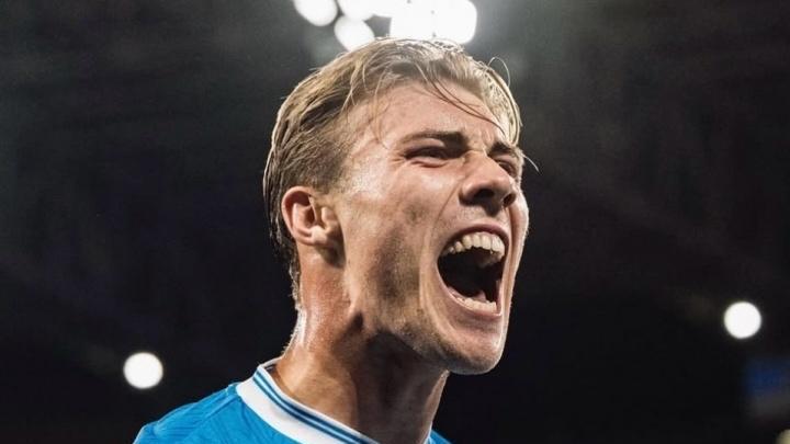 从水货到核心：霍伊伦永久转会那不勒斯，曼联的止损与球员的重生