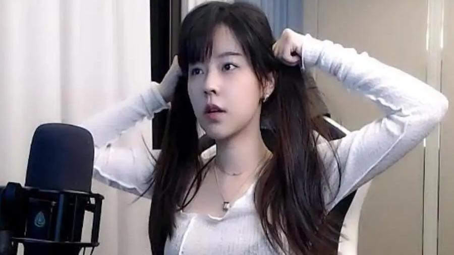 一周礼物500块！千万主播沫子哭穷快活不下去了，网友：是你老了