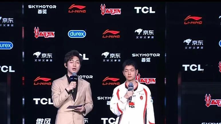 JDG被TES零封，Tabe又红温了，全员低头怕被骂！阿水放心滑雪吧