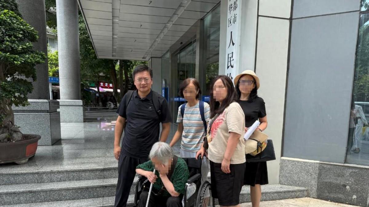 律师解读：侵占母亲养老钱拒不执行判决，后果有多严重？