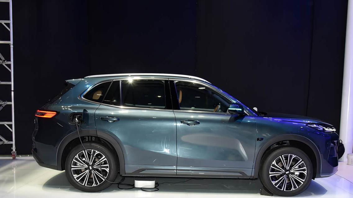 交付量突破10万台！银河星舰7靠3.8L油耗走红，友商压力太大了