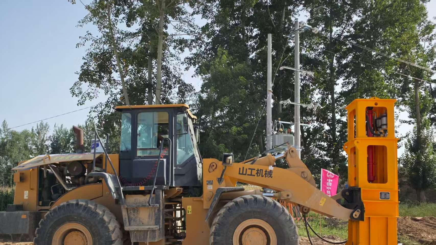 ​铲车改的打夯机：筑路修桥的能量密码