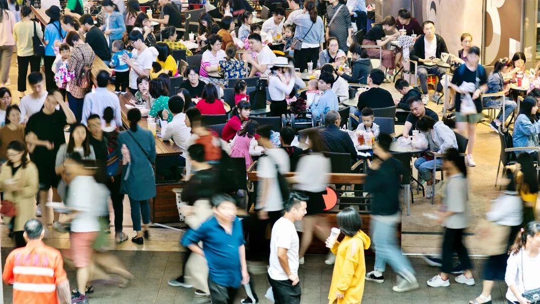 从全网唾骂到全城点赞，郑州城管风评大变，撕开城市治理最通透的真相