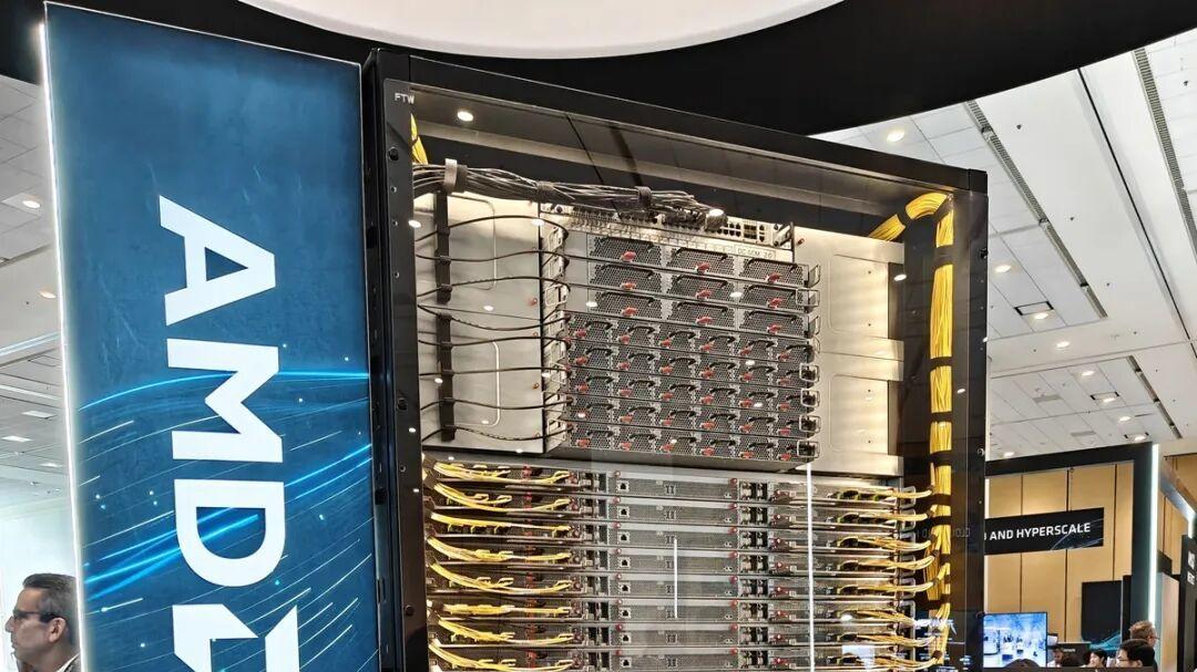 打造软硬协同的前沿AI基础设施，AMD Helios机架级AI系统登场