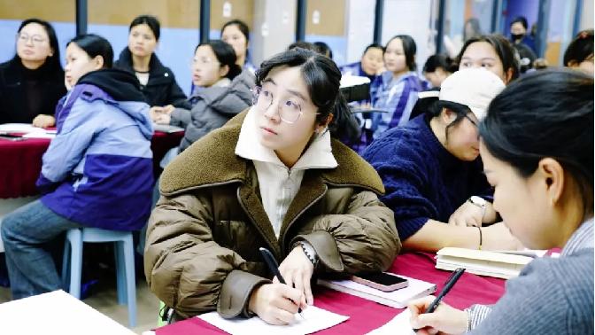 义乌各幼儿园30多名老师齐聚小贝壳，深入学习“感统”