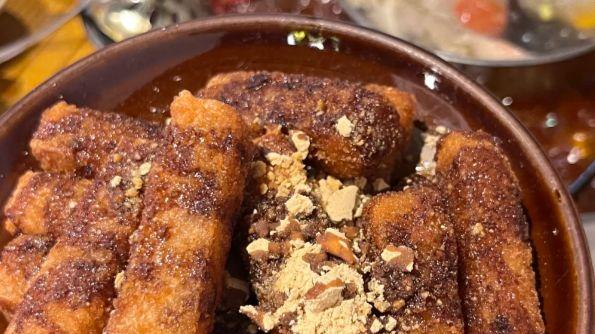 软糯弹牙的山城糍粑，裹满黄豆粉的甜润暖意