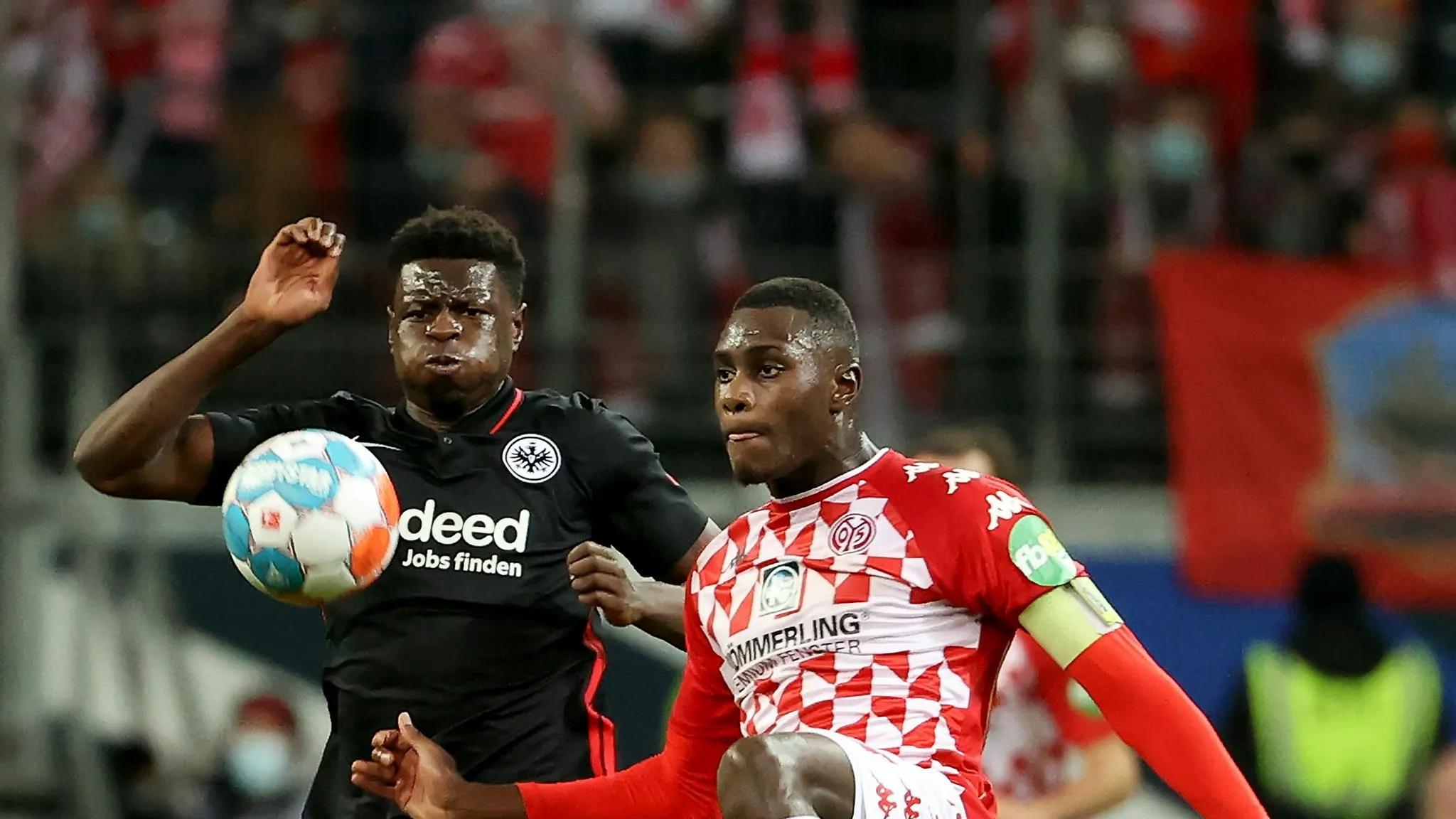 今日足球：法兰克福vs勒沃库森 利兹联vs阿森纳