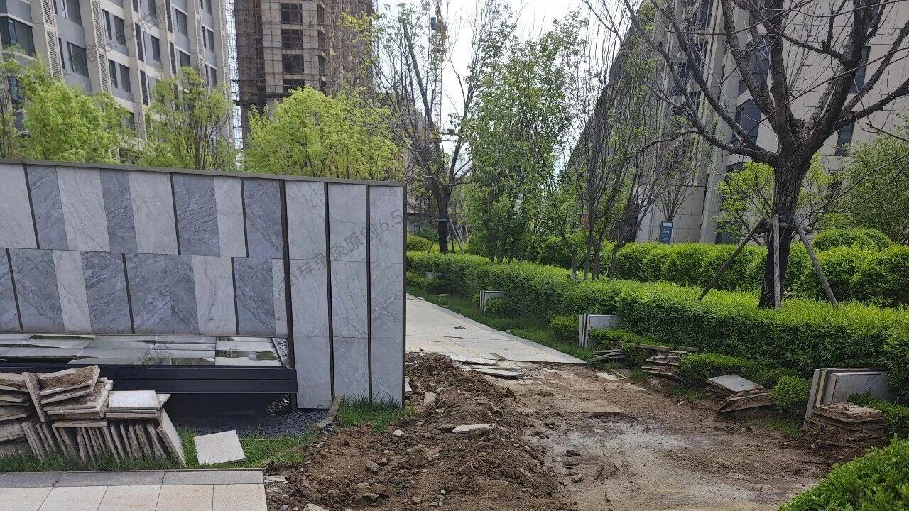 战损风的小区—阳光城翡丽左岸