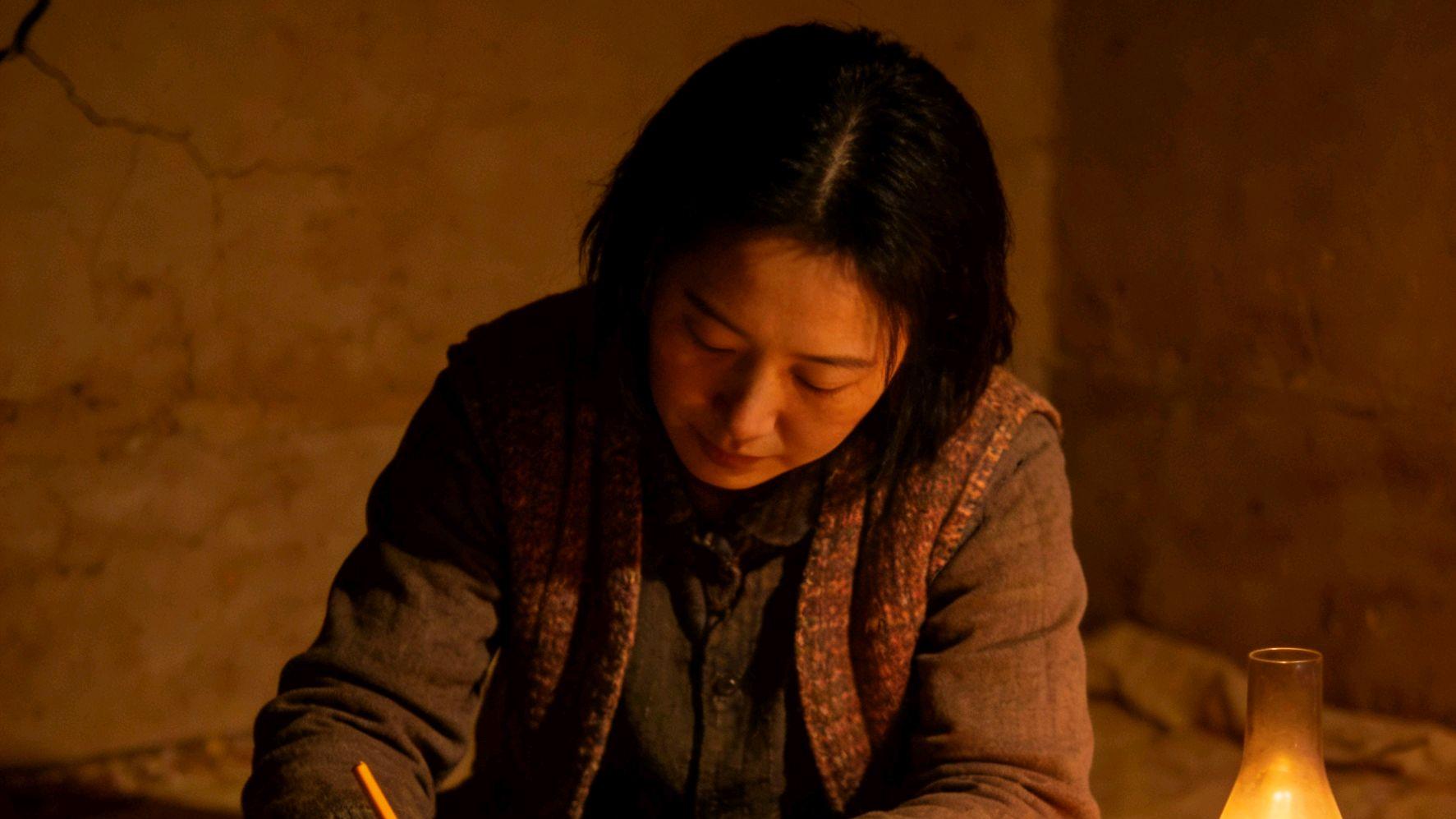 我男人总跟我说他说不出爱情是啥滋味，但心里甜滋滋的