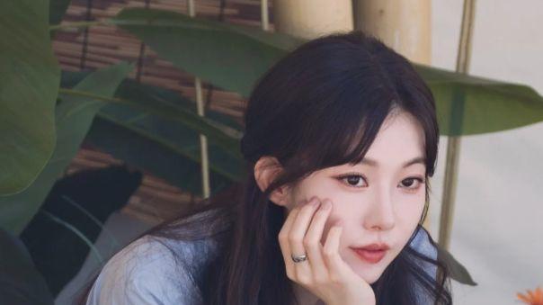 春季穿搭不平淡：项链、丝巾、细镯的正确用法