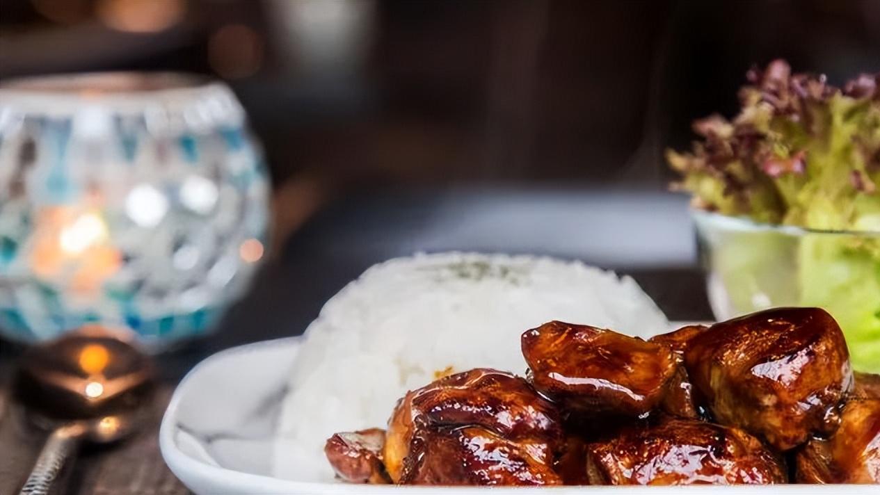 如果睡前饿了，应不应该吃？看看你属于可以吃，还是不能吃的范围