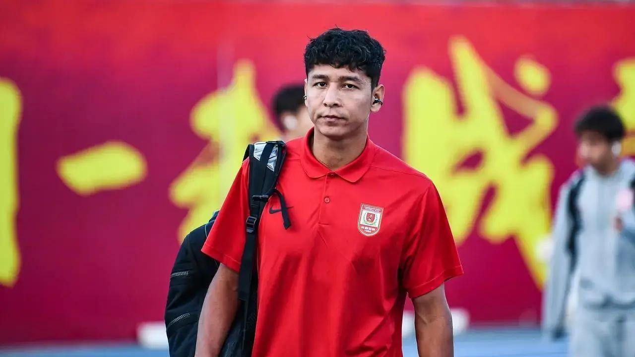 国安新援海米提的特殊难题：一场与出入境手续的赛跑