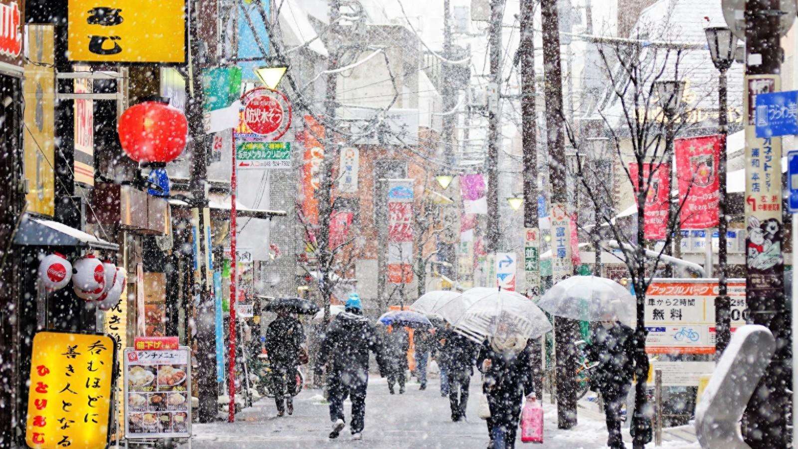 2026年日本开局就焦虑，高市早苗硬刚中国，经济先扛不住了