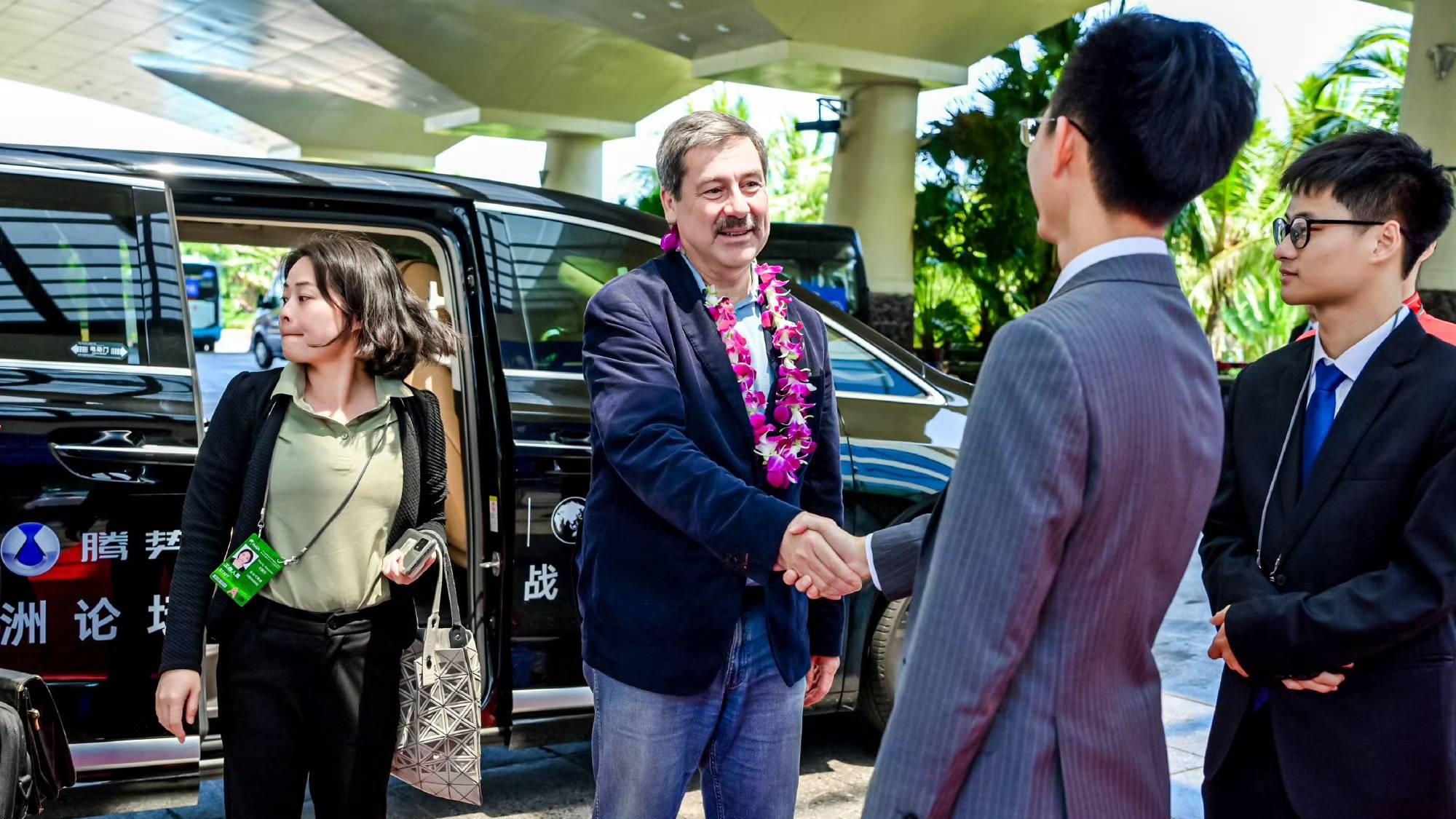 从“世界工厂”到“创新高地”：博鳌路上的这辆车，开出了中国制造的终极野心！