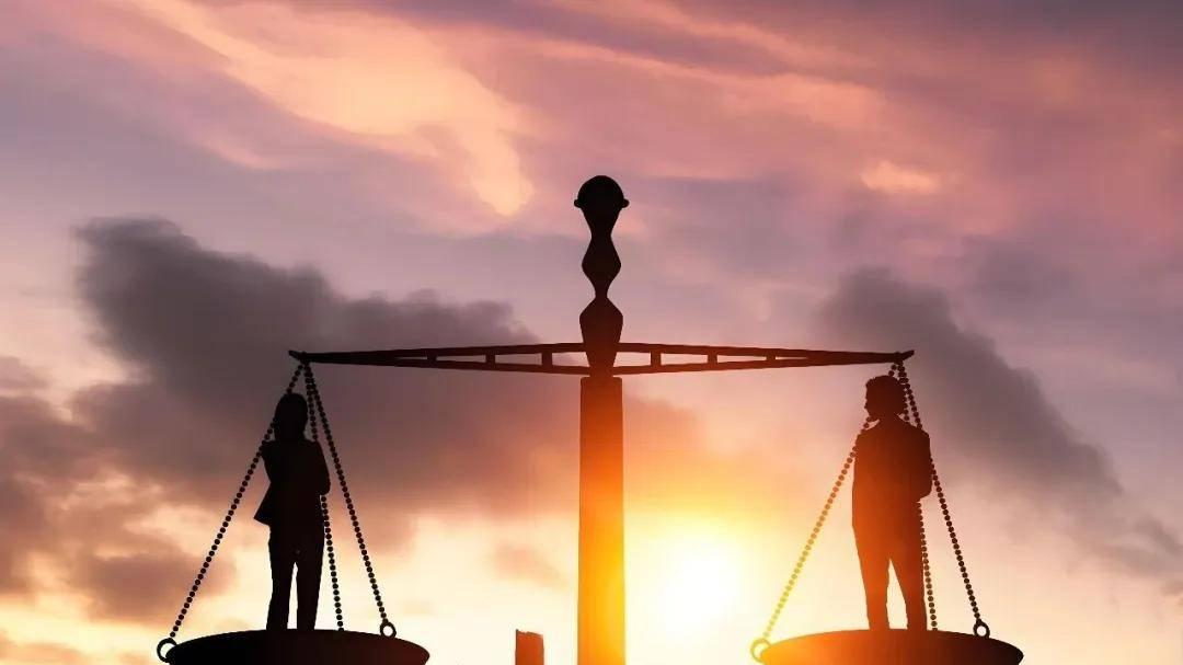 金仲兵：未成年算法赔偿案，将“科技法西斯”关进笼子