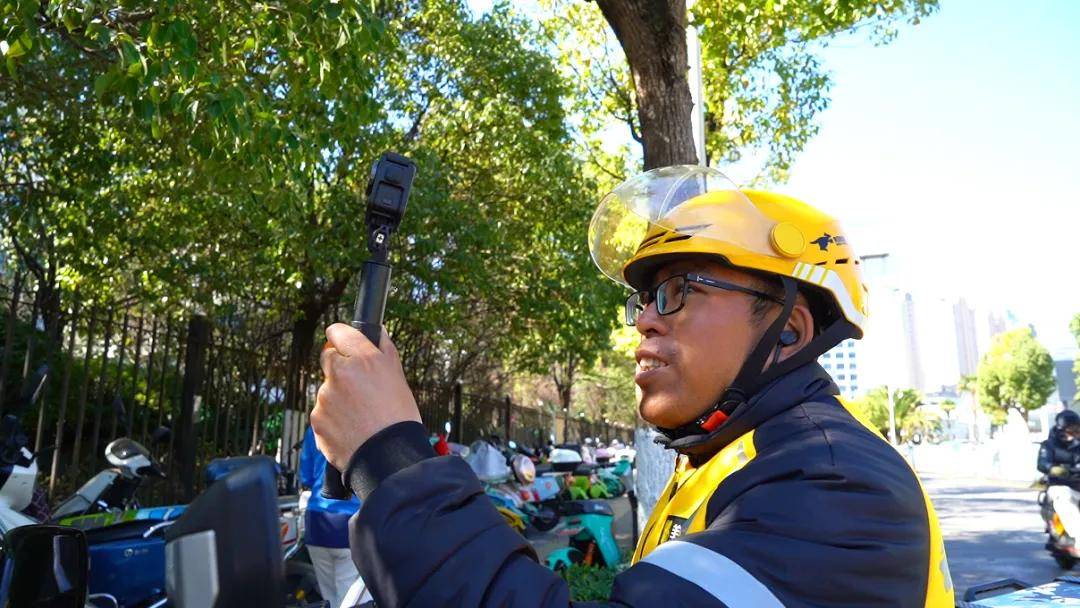 劳动之光耀春城丨骑手阿锋：贴地视角记录春城人间烟火