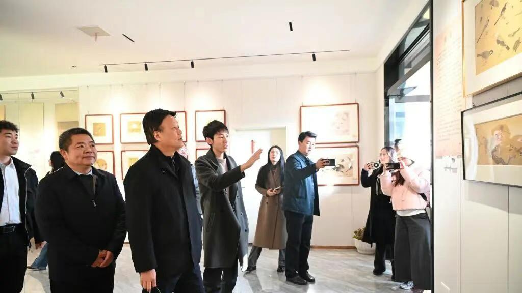 骐骥寻梦 和苑撷英 信阳学院花鸟画新年展正式启幕