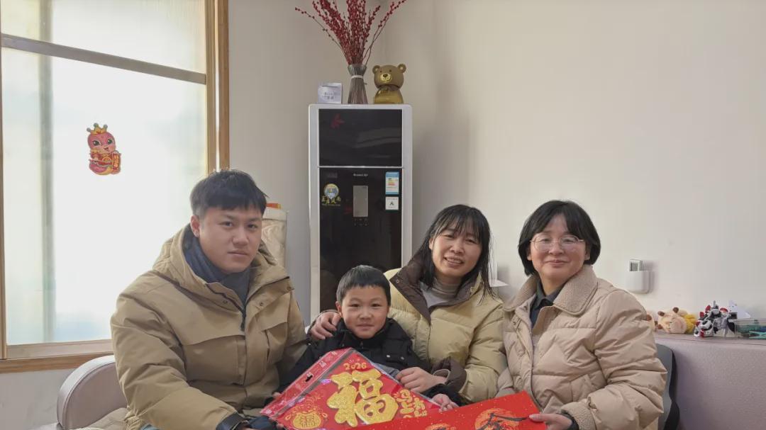 信阳市羊山外国语小学分校开展2025年寒假家访活动