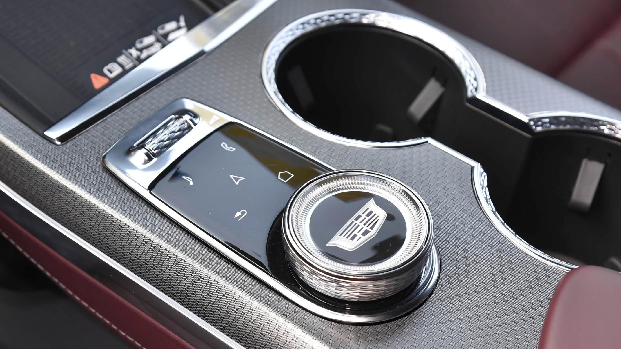 美式纯电旗舰SUV，搭载Momenta智能辅助，加速3.7秒、续航491公里