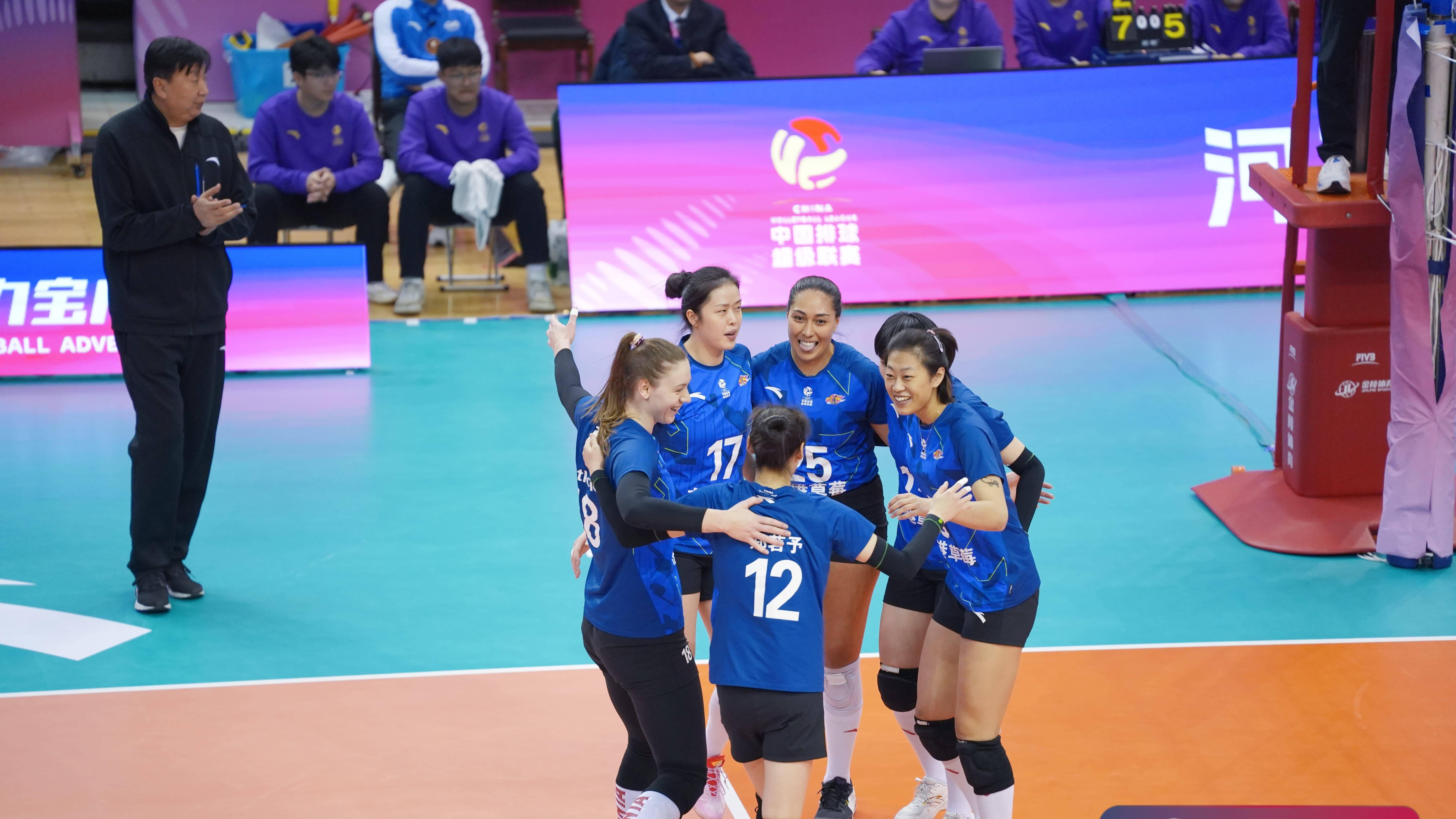 女排联赛12轮过后积分榜，A级别上海领跑，B级别浙江占优