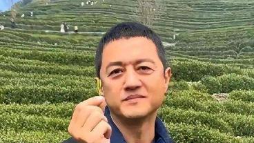 李亚鹏直播官宣"债务全清"？晒结案文件获赞，公司4.5亿负债+股权冻结引争议