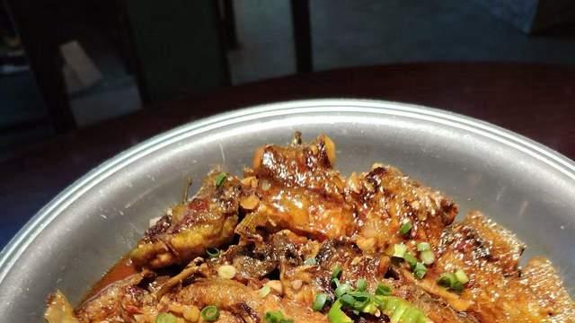 湖北咸宁旅游，吃美食，这家老店好下饭！