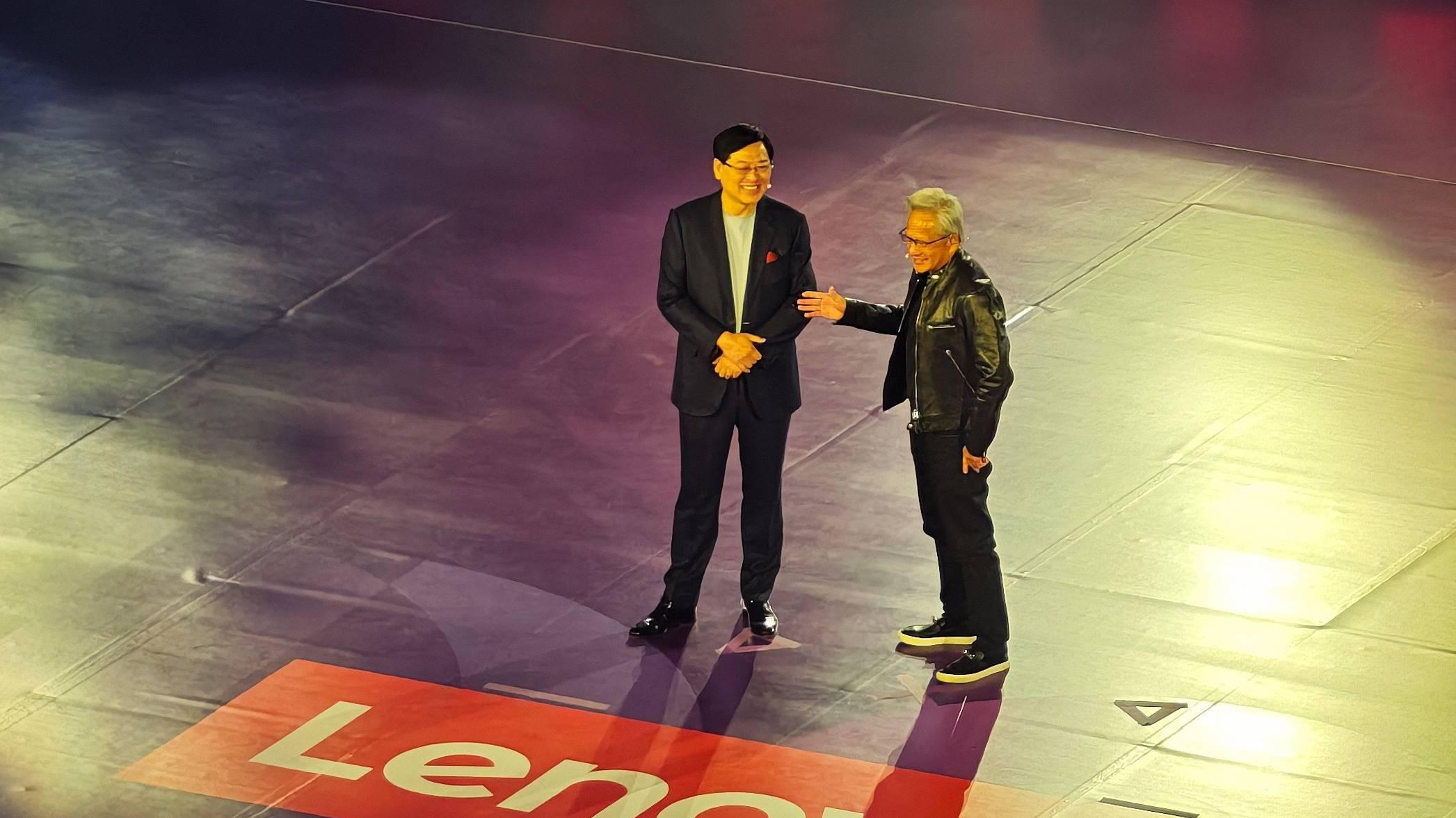 联想发布混合式AI核心技术及新品，四巨头站台！