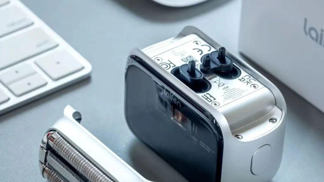 被仰望的戴森，被围剿的徕芬