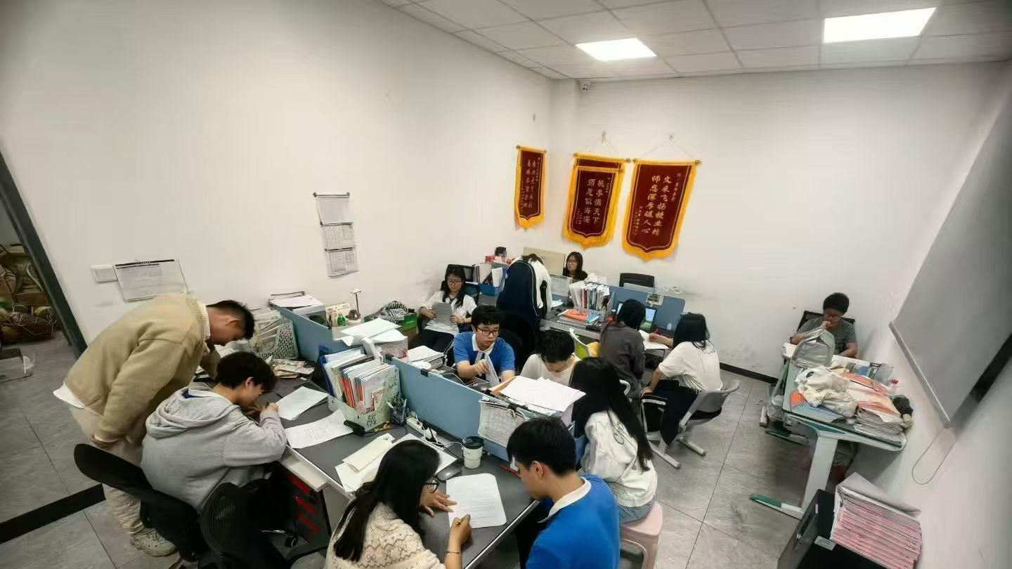 深圳初三期末就考了三百多分，别补课了，浪费钱！