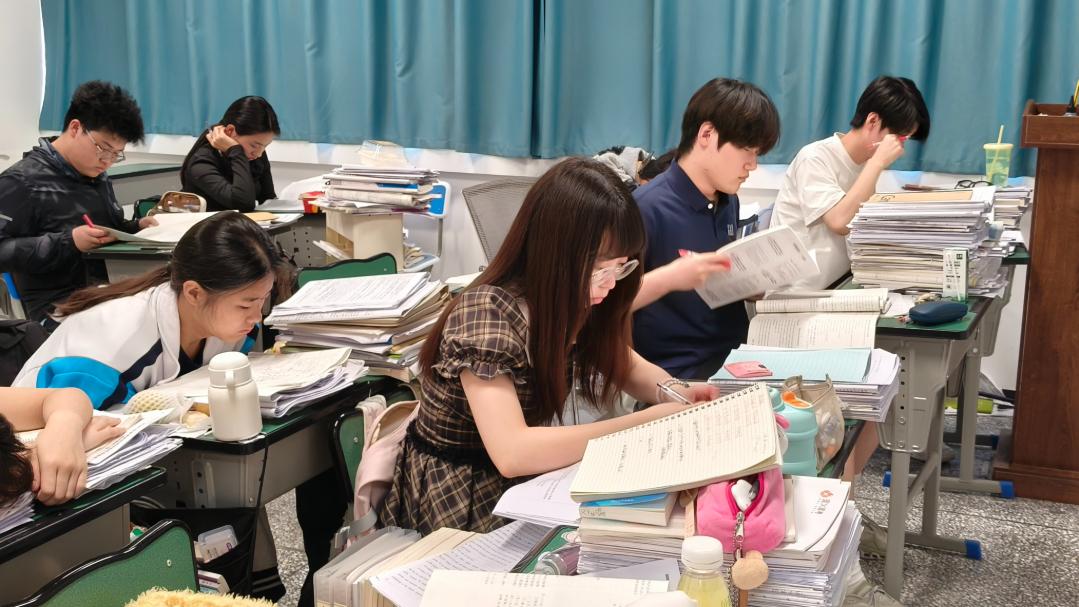 高三最后40天，孩子突然想复读？家长别慌，这样做才能帮他！