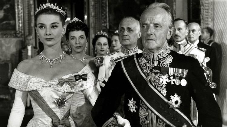 再看《罗马假日》发现：越克制的爱，越高级