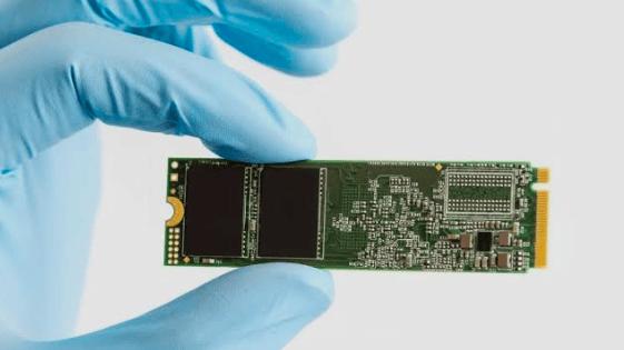 半导体与存储芯片：藏在设备里的 “科技基石”