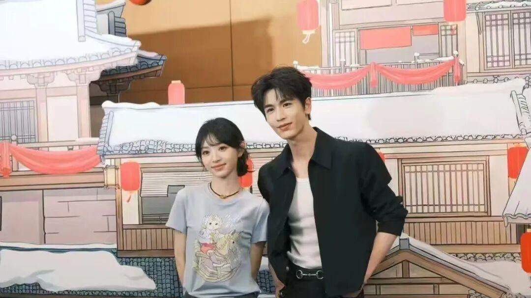 《逐玉》庆功宴上，不抢功不卖惨的张凌赫，打了多少流量明星的脸