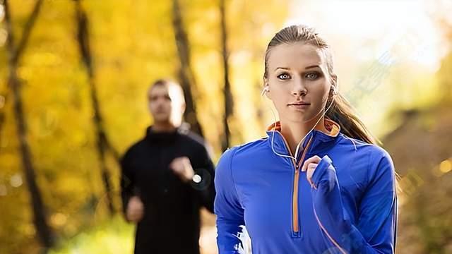 跑步耳机挂脖好还是无线好？2026最适合跑步用的耳机真实体验分享