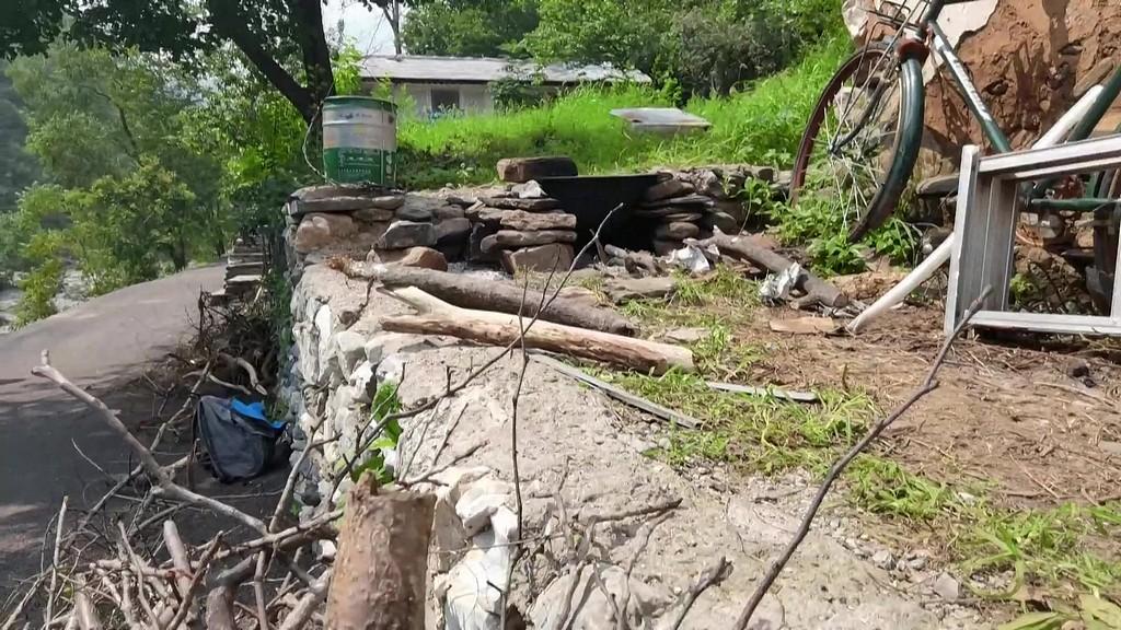 风水轮流转! 家暴母亲大半辈子的爸，晚年开始还债了!