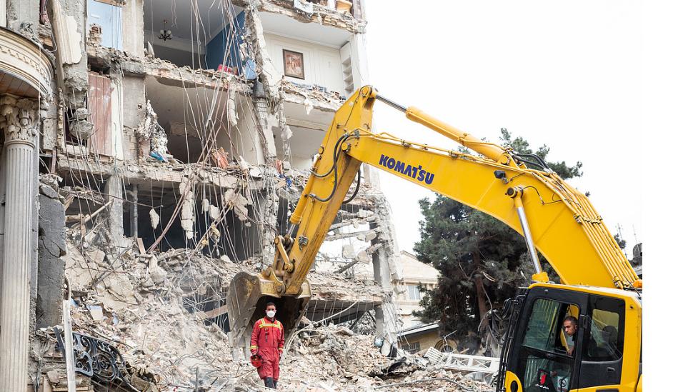 美抛出15项“霸王条款”，伊朗敢接吗？