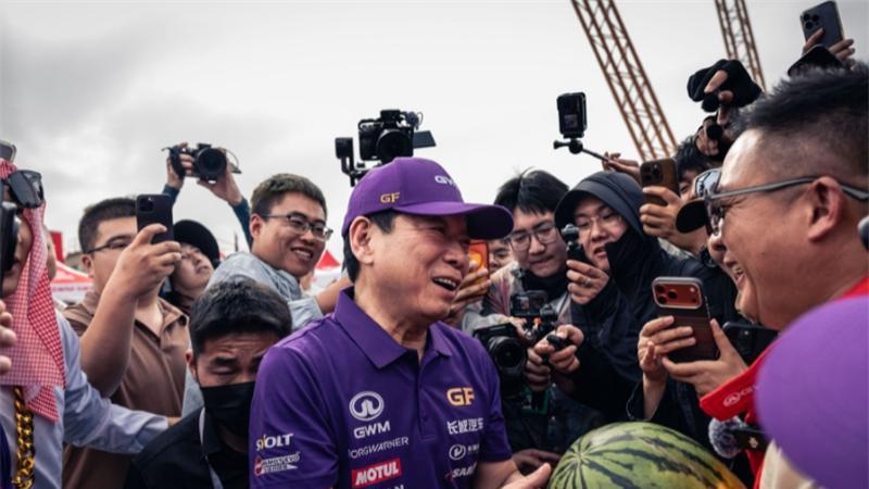 拒绝“登味”！魏建军用一首歌撕掉刻板标签