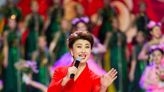 闫学晶哭穷事件后续处理结果：多个平台账号被禁止关注