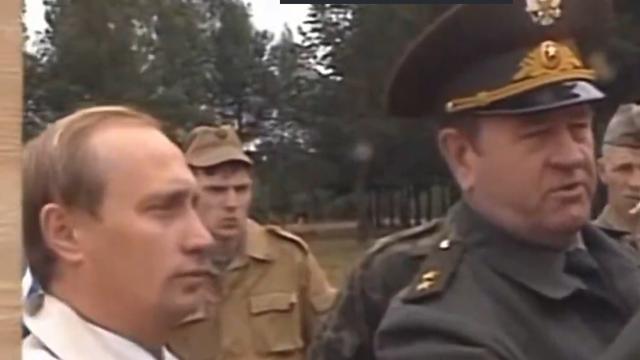 总统里最能打的：普京年轻时打枪视频翻红，白衬衫很吸睛