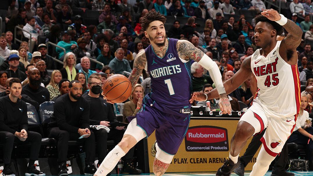 黄蜂30分狂胜，拒绝被四杀！三球30+6+13，怀特24分，4号秀22分