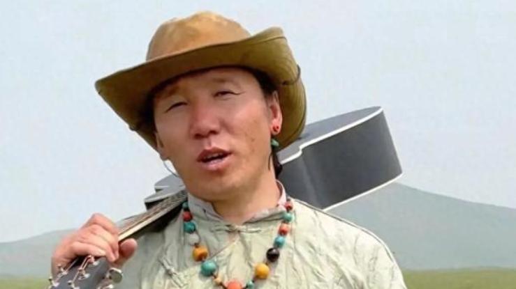 知名网红半年前车祸离世，到现在还没下葬，父母起诉女友追责