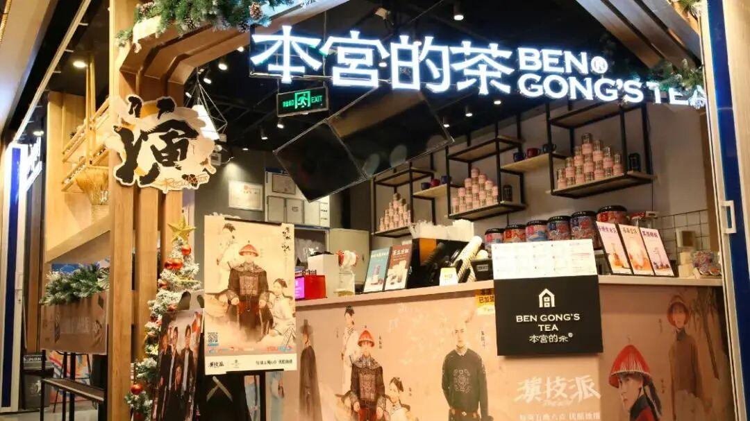 如今奶茶行业长成了韭菜，不是割，是连根拔，倒闭已命中注定