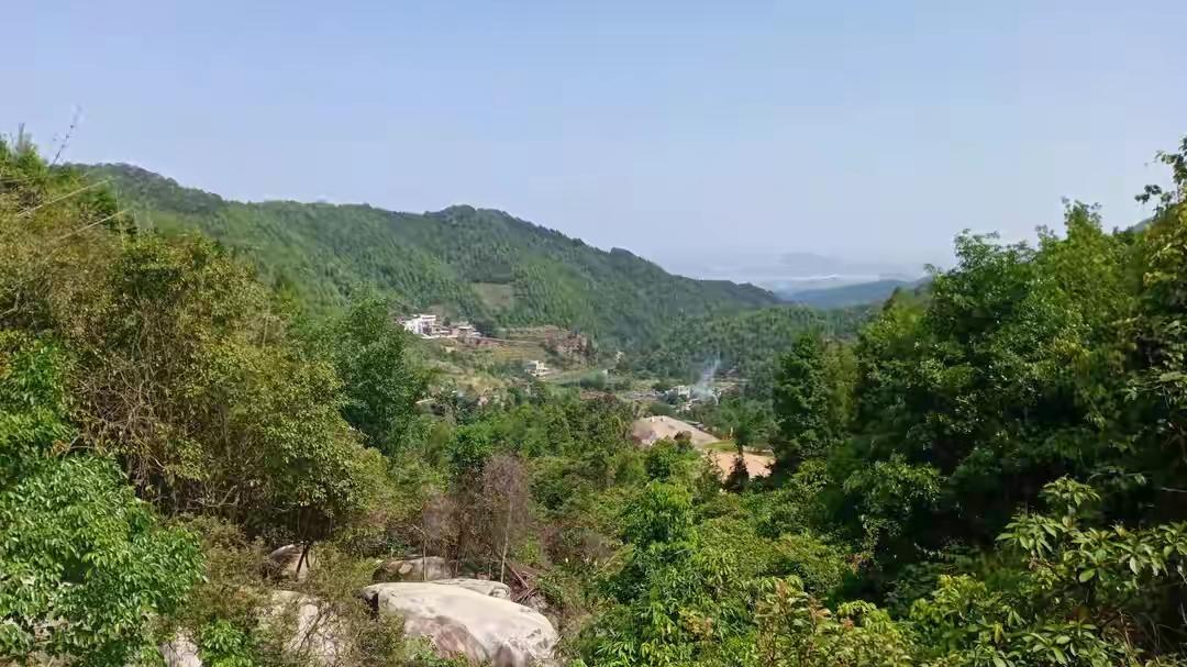 奇石沟，成人岭风景美丽如画