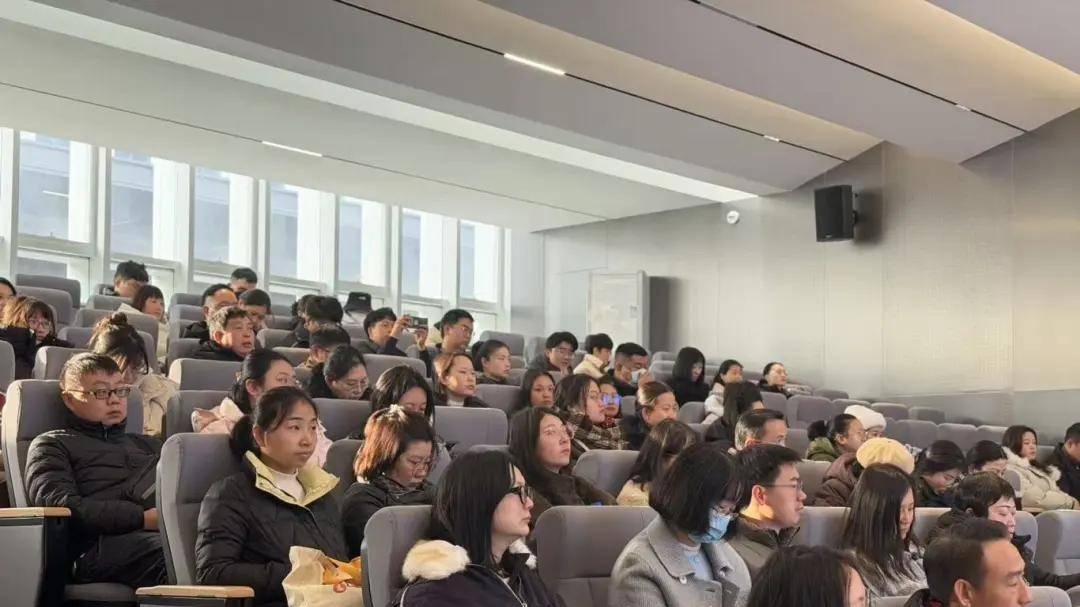 “智汇工会 AI赋能”2025年五华区人工智能实战应用培训圆满结束