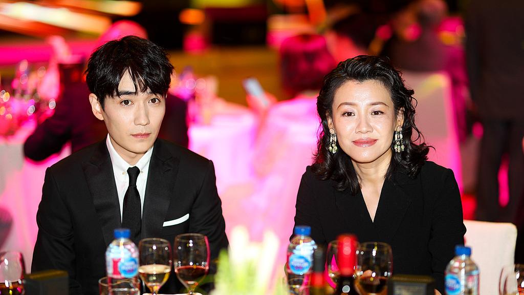 同样是演“母亲”，把宋春丽、萨日娜、刘琳放一起，差距一目了然