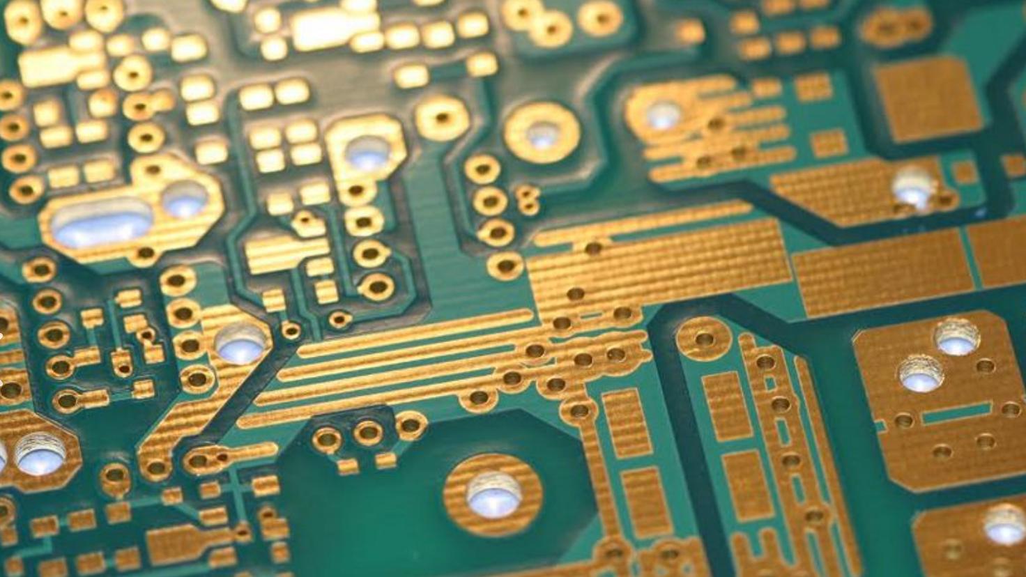 覆铜板板块逻辑骤变！五只概念股，谁在赶超，谁仍在风险博弈？