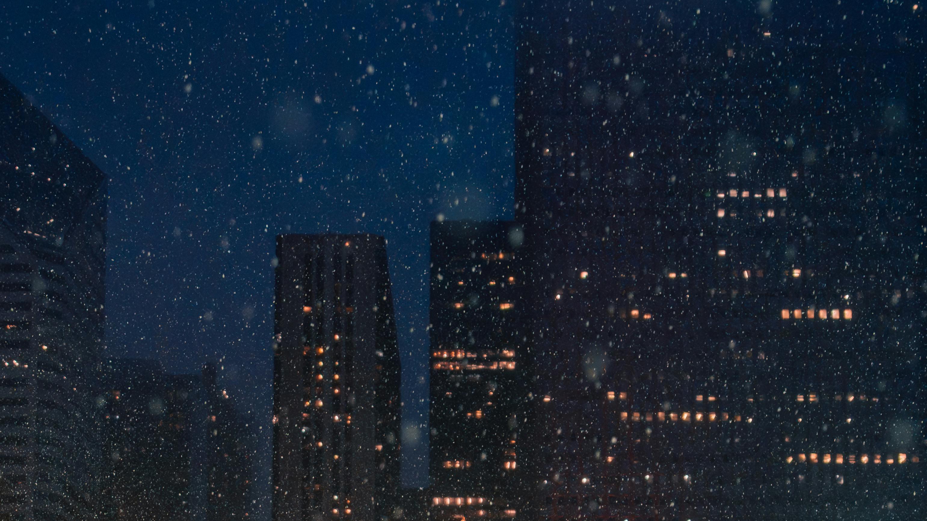 当代人性观察：在捧上神坛和踢下泥潭之间，没有中间地带