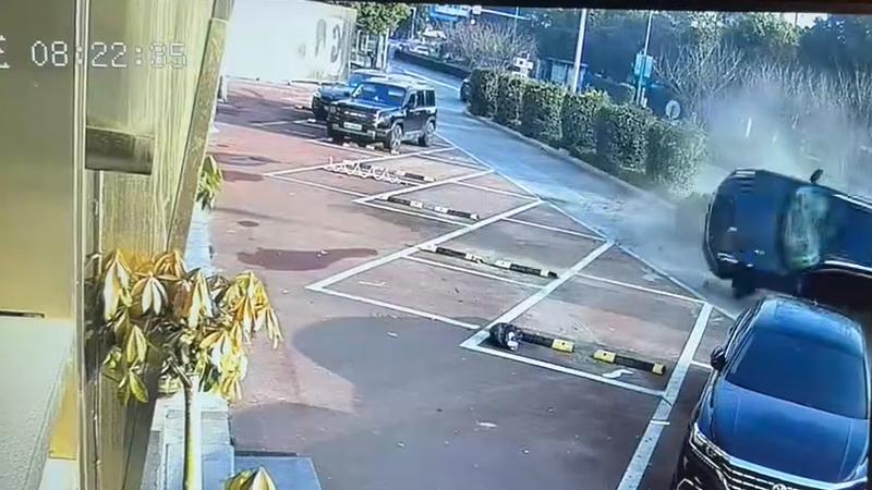 连续翻滚也能安然无恙？领克09用事故告诉你真安全