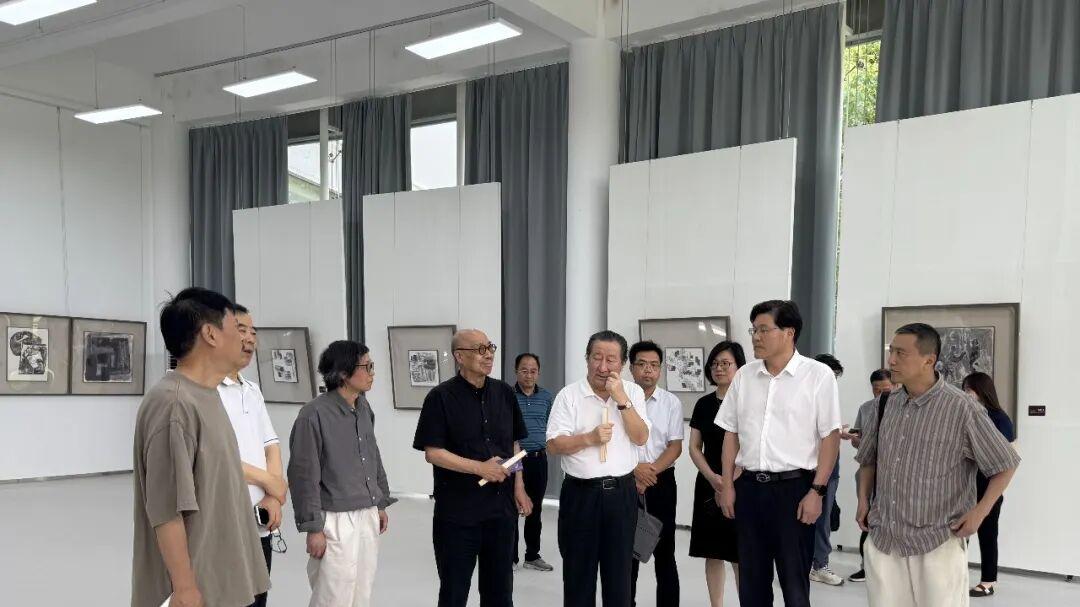 杨晓阳写生与水墨实验学术展在安徽师范大学启幕