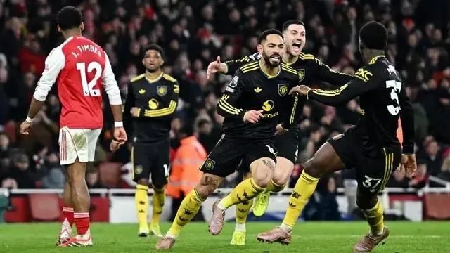 2: 0曼城，3: 2阿森纳——这不仅是卡里克的优质开局，同时也是他给自己挖的一个坑